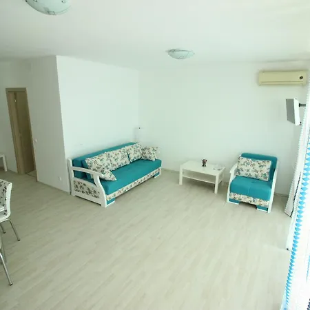 Hermes Sara Sea View Apartment Olimp